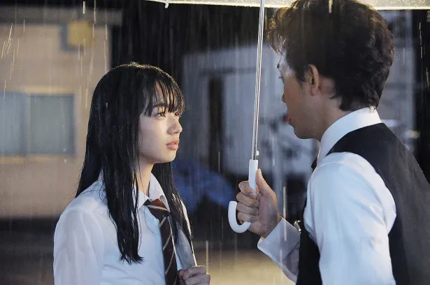 「恋は雨上がりのように」で小松菜奈はストレートに愛を伝える女子高校生に