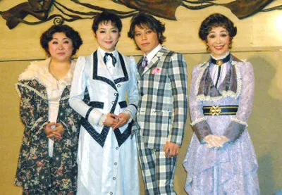 ミュージカル「ザ・ミュージックマン」の公演がスタート。竹内都子、彩乃かなみ、西川貴教、うつみ宮土理（写真左より）