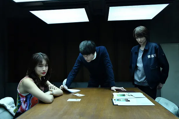 【写真を見る】4月17日(火)放送の第2話では、健人＆美咲 VS 圭子の心理戦が繰り広げられる！