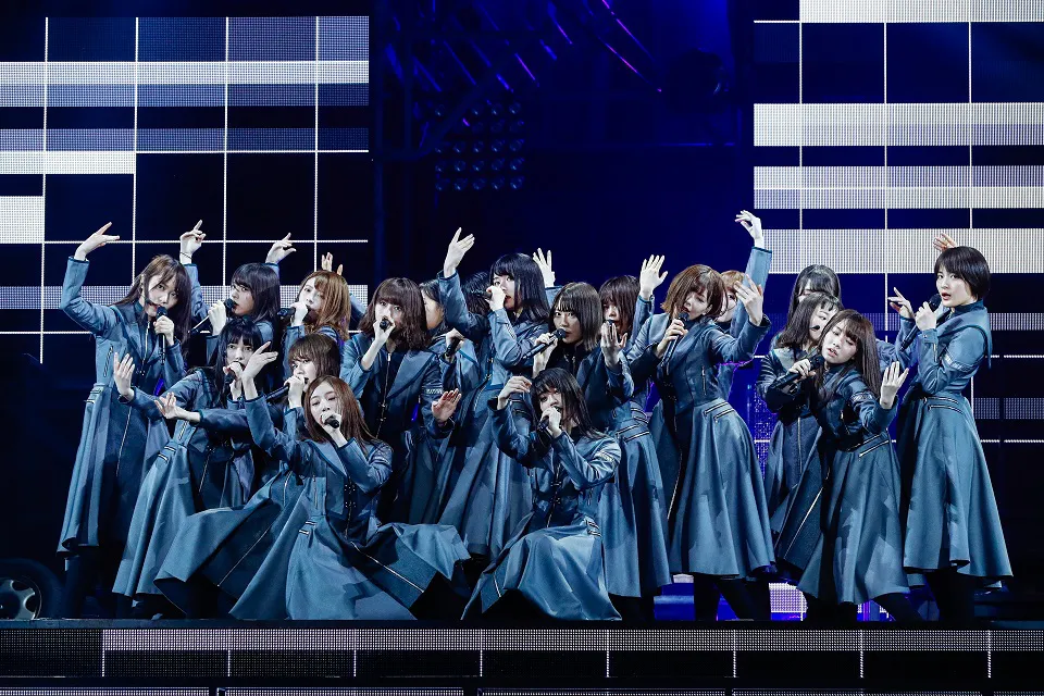 AKB48、乃木坂46、欅坂46からの選抜メンバーによる楽曲「国境のない時代」を欅坂46バージョンで披露。オリジナルと同様に長濱ねるがセンターに立った