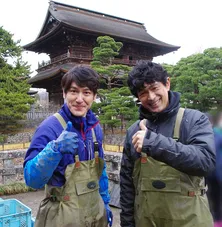 江口洋介が「池の水」でハードなロケに参加! スッポン捕獲も