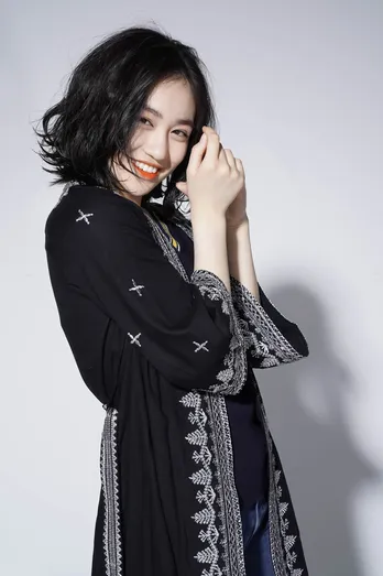 アンジュルム佐々木莉佳子が最新シングル&日本武道館公演に向けて、ツアーへの意気込みを語る!【ハロプロ誕生20周年記念連載】