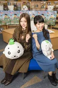 アニメ「少年アシベ GO！GO！ゴマちゃん」でメーンキャラクターのゴマちゃん(アザラシ)を演じる東山奈央と、ひらお(カエル)役を務める松村沙友理(乃木坂46)