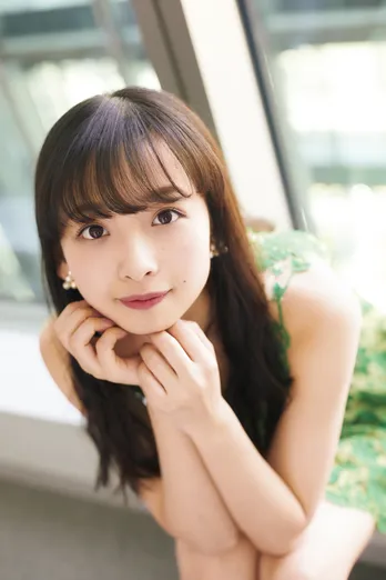 華村あすか、グラビア界“異例の新人”が高校時代に憧れていた職業とは？