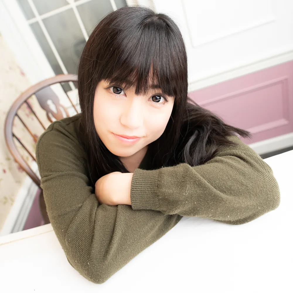 声優のいずみ綾はテレビアニメ「レディスポ」（TOKYO MX）に出演中