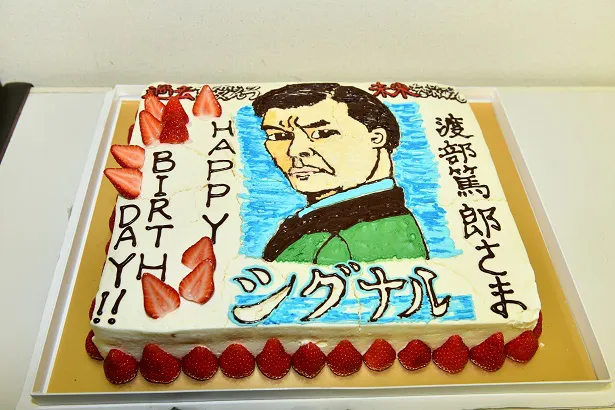 渡部篤郎50歳の誕生日を シグナル 現場で坂口健太郎らがお祝い 画像2 2 芸能ニュースならザテレビジョン