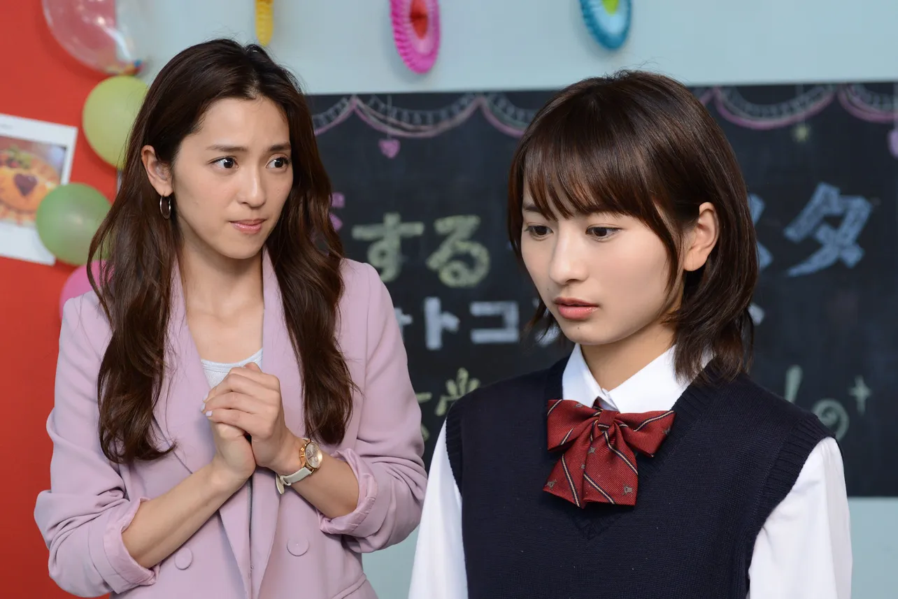 5月17日(木)放送の「ラブリラン」に、女子高生・栗子役で出演するロン・モンロウ(右)