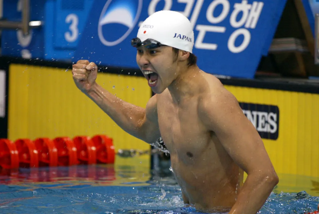 競泳男子100mと200m平泳ぎでアテネオリンピック、北京オリンピックの2大会連続で金メダルを獲得した北島