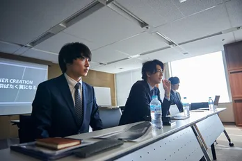 三浦翔平、起死回生の“盗撮作戦”が成功！ AAA宇野との“勝利のハグ”も反響