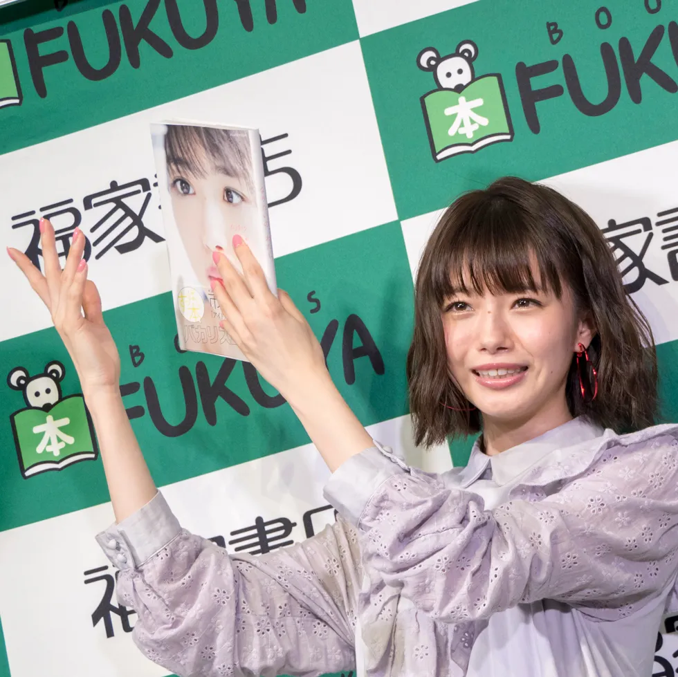 フォトブック「なりたいの、わたし。」発売イベントに登場した市川美織