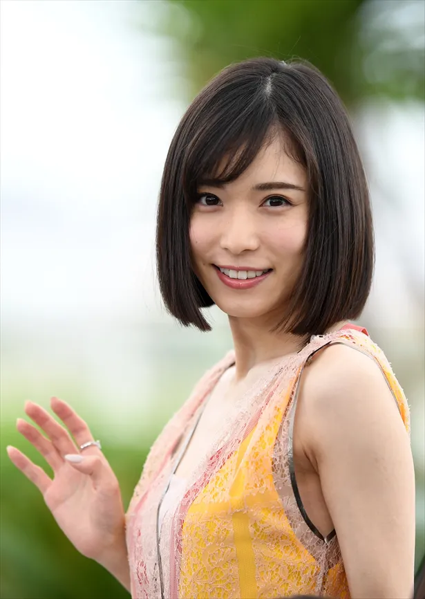 【写真を見る】カンヌデビューの松岡茉優、美しさに磨きがかかる！
