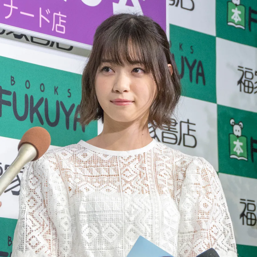 西野七瀬1stフォトブック「わたしのこと」(集英社)刊行記念お渡し会より