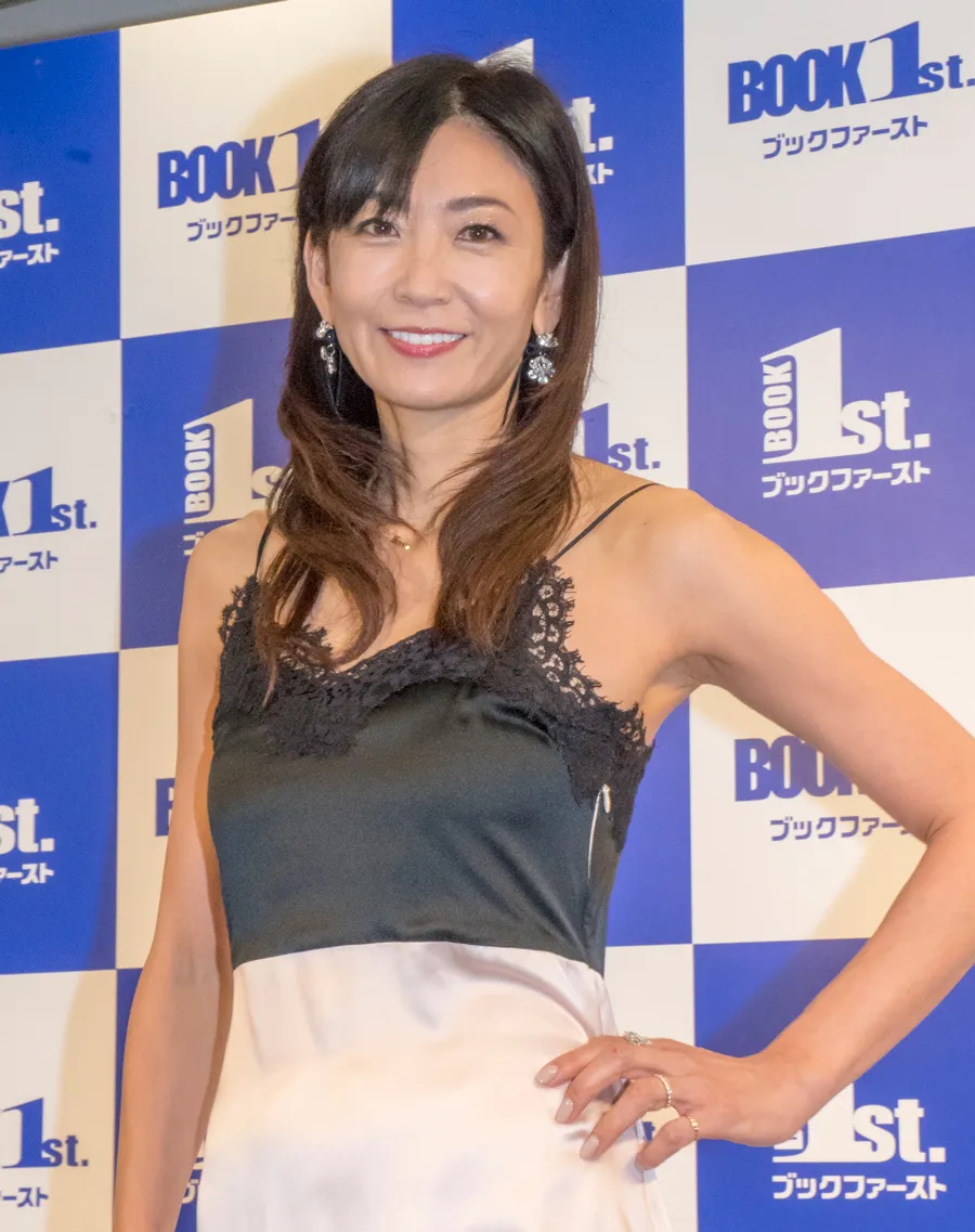 画像・写真 中島史恵「いい意味で無防備」空中ヨガポーズを披露(4/20) | WEBザテレビジョン