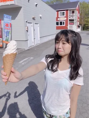 “圧倒的天使感”大原優乃のソフトクリームから「ひょっこりはん」に大反響