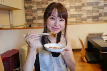 激辛女王・鈴木亜美が刺激を求めて新大久保に降臨も辛さに不満!?