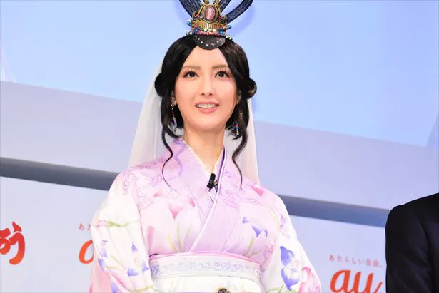 乙姫役の菜々緒は「三姉妹のストーリーがあったら」と期待