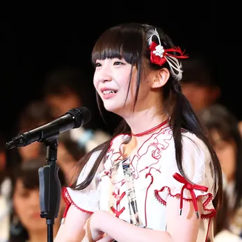NGT48荻野由佳、抜群のスタイル披露に「あしほっそ」