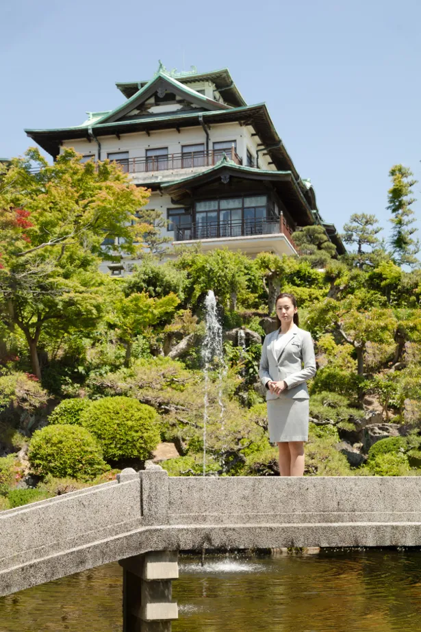 【写真を見る】 綾野剛と三度目の共演となる沢尻エリカは、「真面目な役どころなので、最初のシーンでは逆に二人で恥ずかしくなってしまった」と告白！