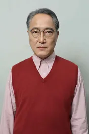 佐野史郎、「限界団地」で怪演光る! “冬彦さん”と比べて思う事とは