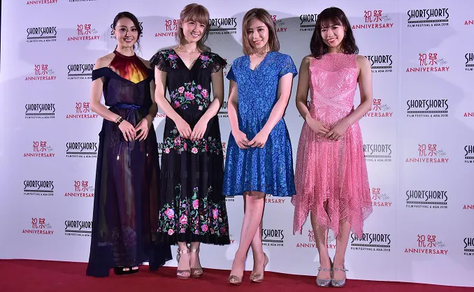 国際短編映画祭のレッドカーペットイベントに登場した美男美女たち