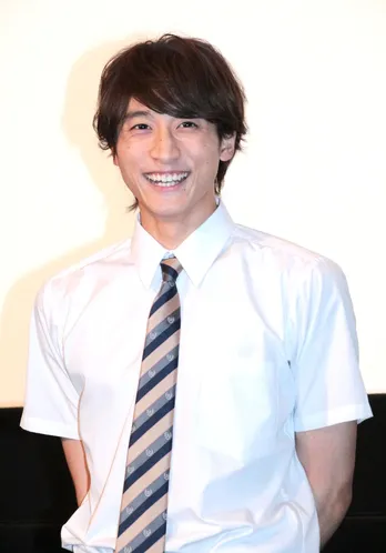 小関裕太がドSキャラに!?「私に食べさせなさい!」玉城ティナに逆指令