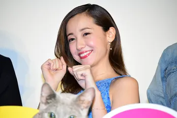 沢尻エリカ、映画共演の“美猫”引き取る『にゃあ』に「喋った~♪」と歓喜の悶絶