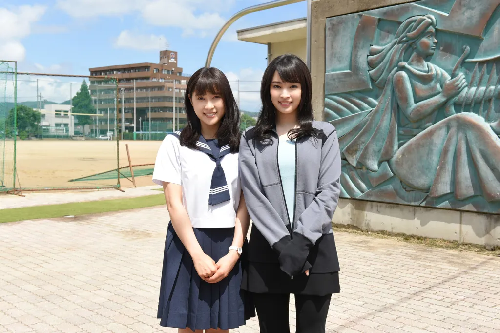 ドラマ「チア☆ダン」で共演が決定した土屋太鳳(左)と広瀬すず(右)