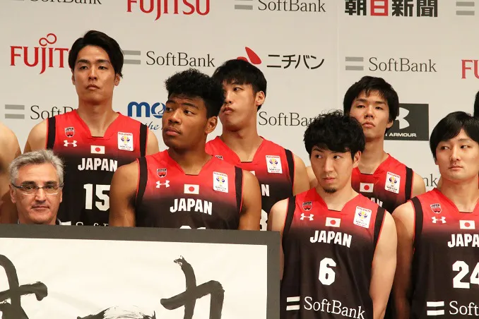 バスケットボールワールドカップアジア地区予選に挑む日本代表メンバー