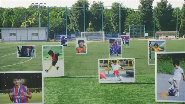 【写真を見る】久保建英のサッカーに“がむしゃら”だった幼少期の秘蔵カットが満載！