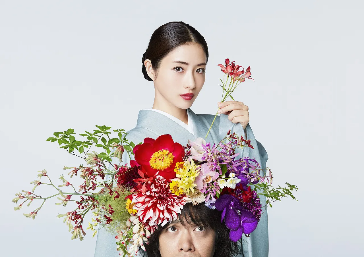 石原さとみ＆峯田和伸が共演する「高嶺の花」のポスター。すてき過ぎて、ずーっと見ていたい！