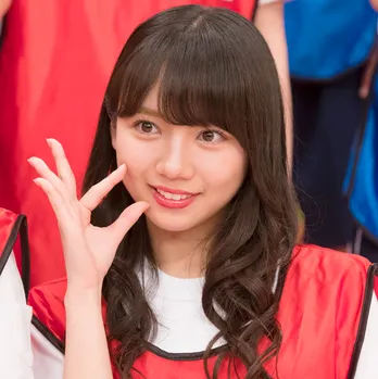 けやき坂46小坂菜緒、Seventeen専属モデルがミツバチ衣装のコスプレ