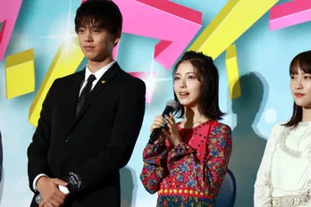 浜辺美波、「センセイ君主」で見せる“ぶっ飛んだ”演技は『“浜辺家の血”を騒がせた』