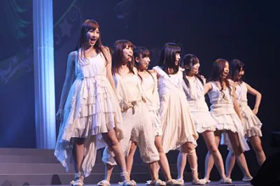 新ユニット「チームドラゴン from AKB48」は「心の羽根」を初披露