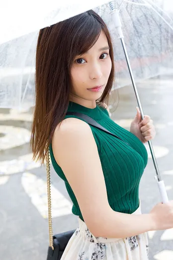 白石若奈、雨に見舞われ「プールサイドで凍えながら(笑)」