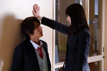 中川大志が女子から“逆壁ドン”!? 主演映画の衝撃シーン解禁