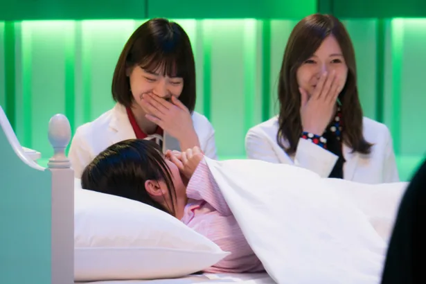 乃木坂46が白衣姿でline Clovaのさまざまな機能を検証 3 3 Webザテレビジョン