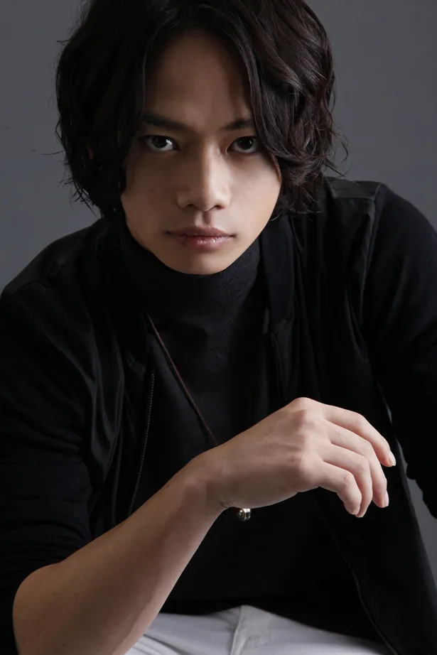 俳優、声優、脚本家、演出家と幅広く活躍する池田純矢