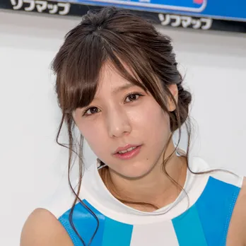 元アイドル夏本あさみ、ファンが命名「あさみライン」をアピール