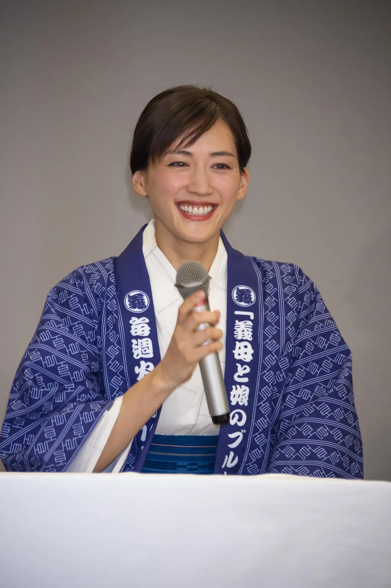 【写真を見る】土下座しながら寝てしまった真相を話す綾瀬はるか