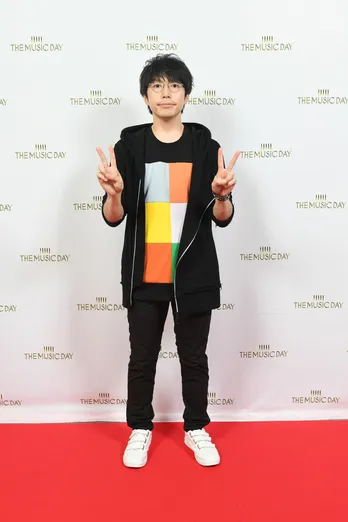 高橋優、故郷・秋田への思いとスイカ愛を熱弁!〈THE MUSIC DAY裏配信リポ〉