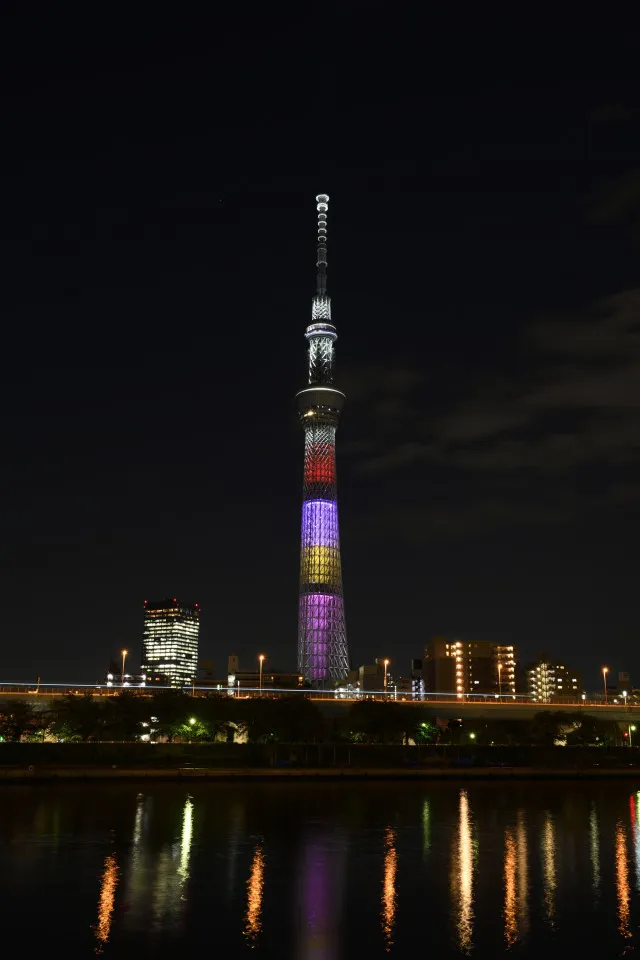 【写真を見る】7月17日(火)～7月31日(火)は東京スカイツリー(R)がももクロカラーに