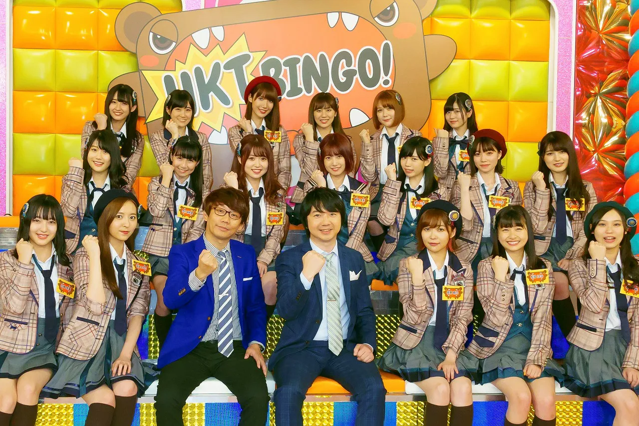 新番組「HKTBINGO!」の収録後、取材に応じたHKT48と三四郎