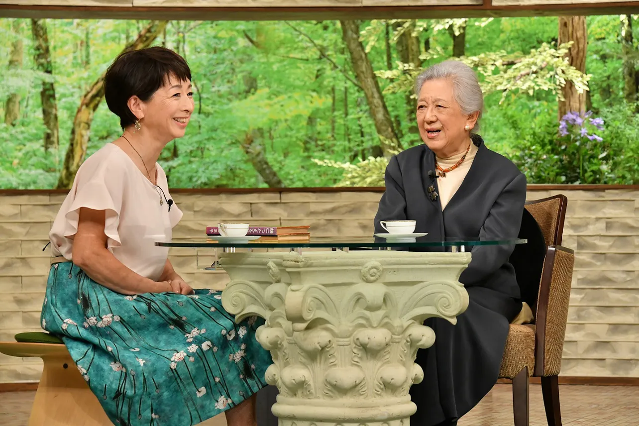 「サワコの朝」(TBS系)に登場した辰巳芳子(右)とMCの阿川佐和子(左)