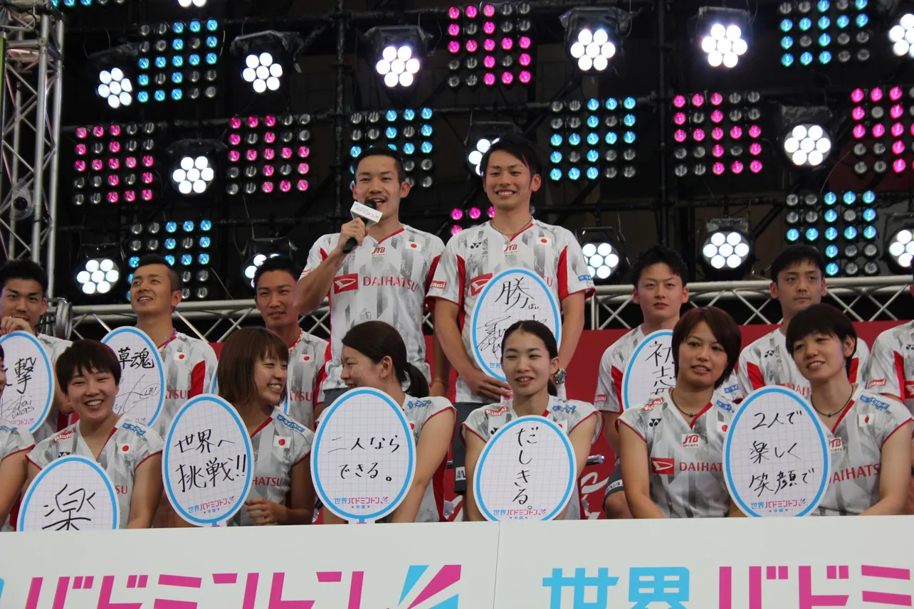 男子ダブルス、園田圭吾選手(左)と嘉村健士選手(右)