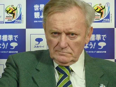 イビチャ・オシム氏は「ほかのサッカー大国が犯している過ちを日本は犯してはならない」ともコメント