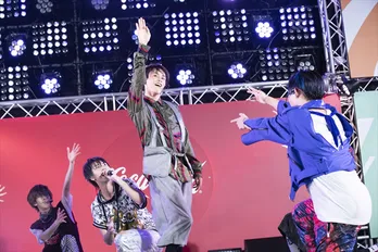 超特急3度目の“サマステ”出演!ドラマ主題歌「Jesus」をライブ初披露!&「コカ・コーラのCMお待ちしてます!」