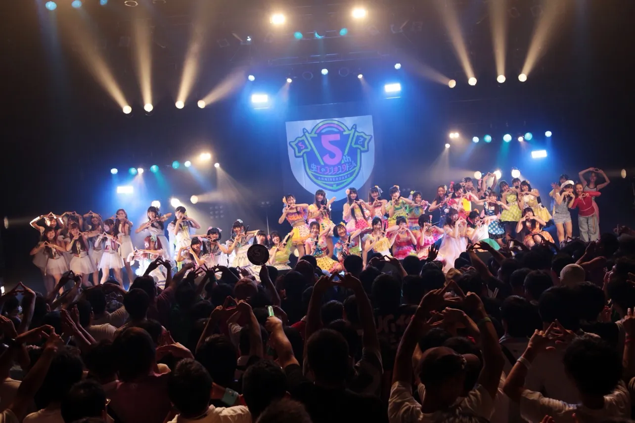 虹のコンキスタドールの5周年突入を祝うライブは出演者全員の「トライアングル・ドリーマー」で大団円！