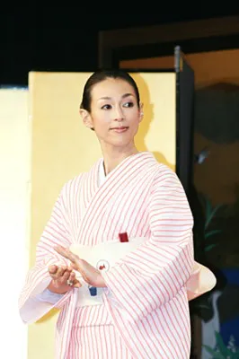 11年ぶりに公に姿を現した着物姿の鈴木保奈美