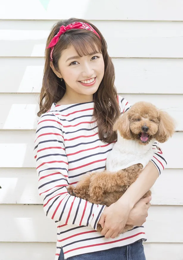 【写真を見る】三田友梨佳アナと愛犬レオンのかわいすぎる2ショット！