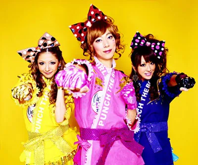 オンナラブリーが「女子の強さとかわいらしさ」をテーマに、アップテンポな曲に乗せたダンスと歌で日本全国の女子を応援